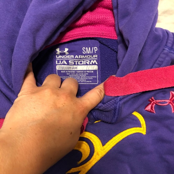 Laurier UA sweater - Picture 2 of 2